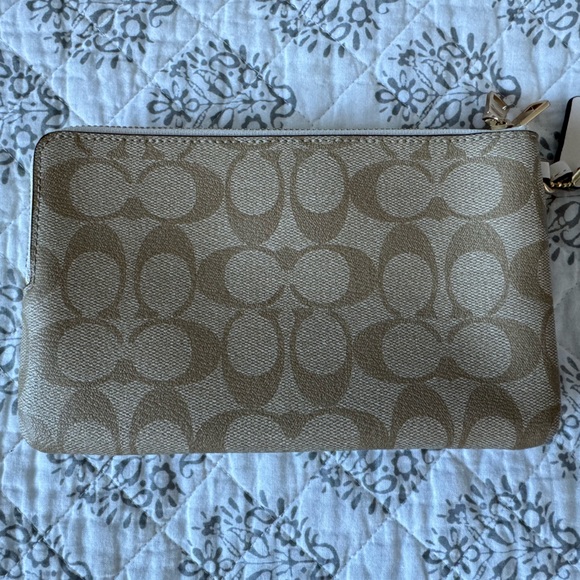 Authentic Coach Double Zip Wallet/Wristlet - Picture 2 of 6